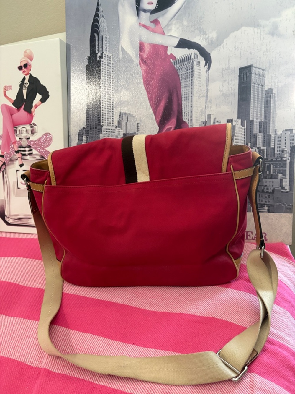 Coach Red Canvas Messenger Bag with Cream Strap and Tan Trim - Picture 4 of 12